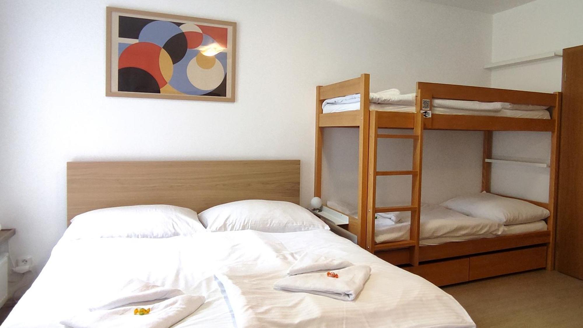 Tiche Anenske Apartmany S Hotelovym Servisem, S Kvalitni Bufetovou Snidani A S Exklusivnim Saunovym Wellness Grotta Spa - By Relax הַרָכוֹב מראה חיצוני תמונה