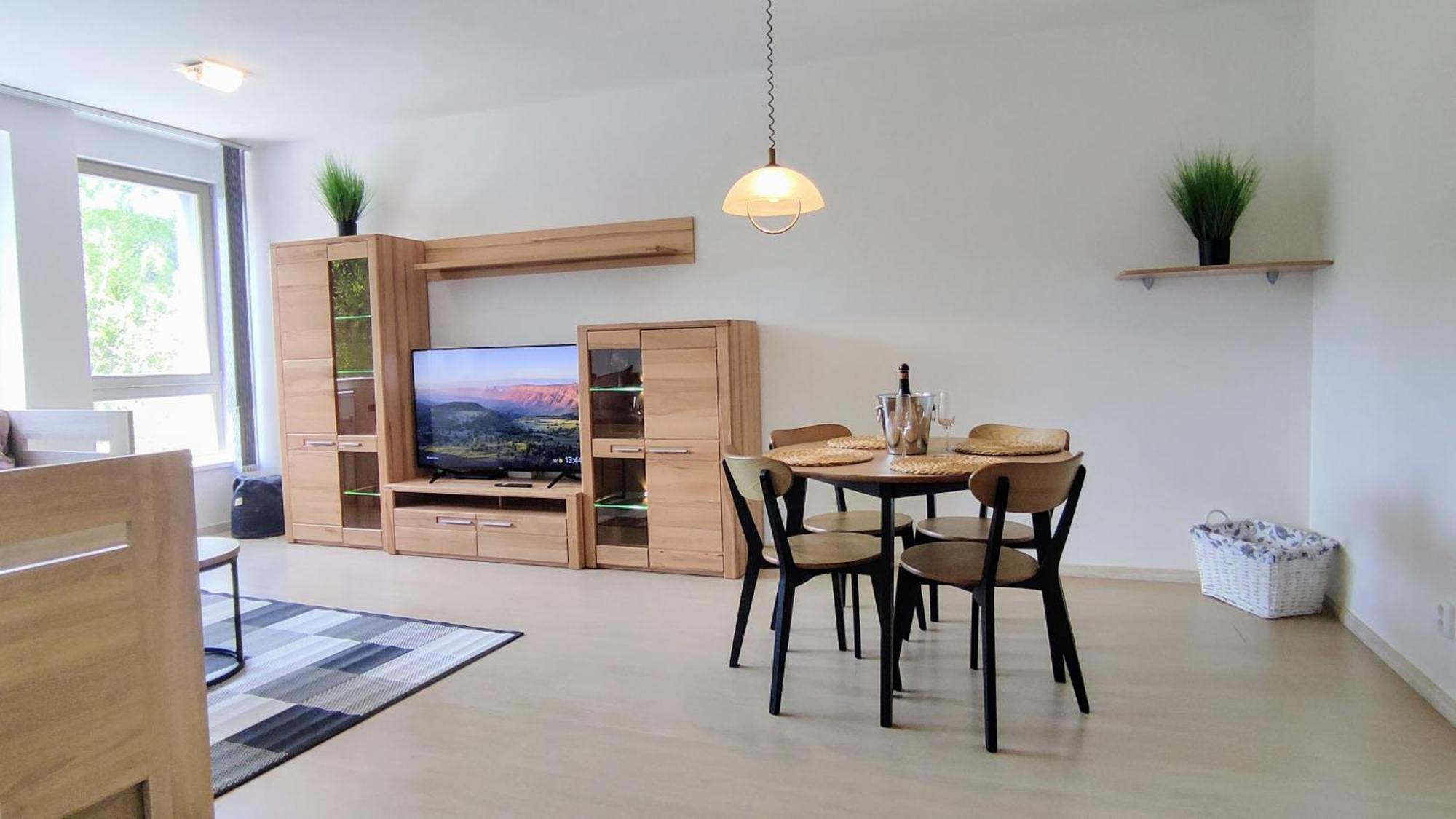 Tiche Anenske Apartmany S Hotelovym Servisem, S Kvalitni Bufetovou Snidani A S Exklusivnim Saunovym Wellness Grotta Spa - By Relax הַרָכוֹב מראה חיצוני תמונה