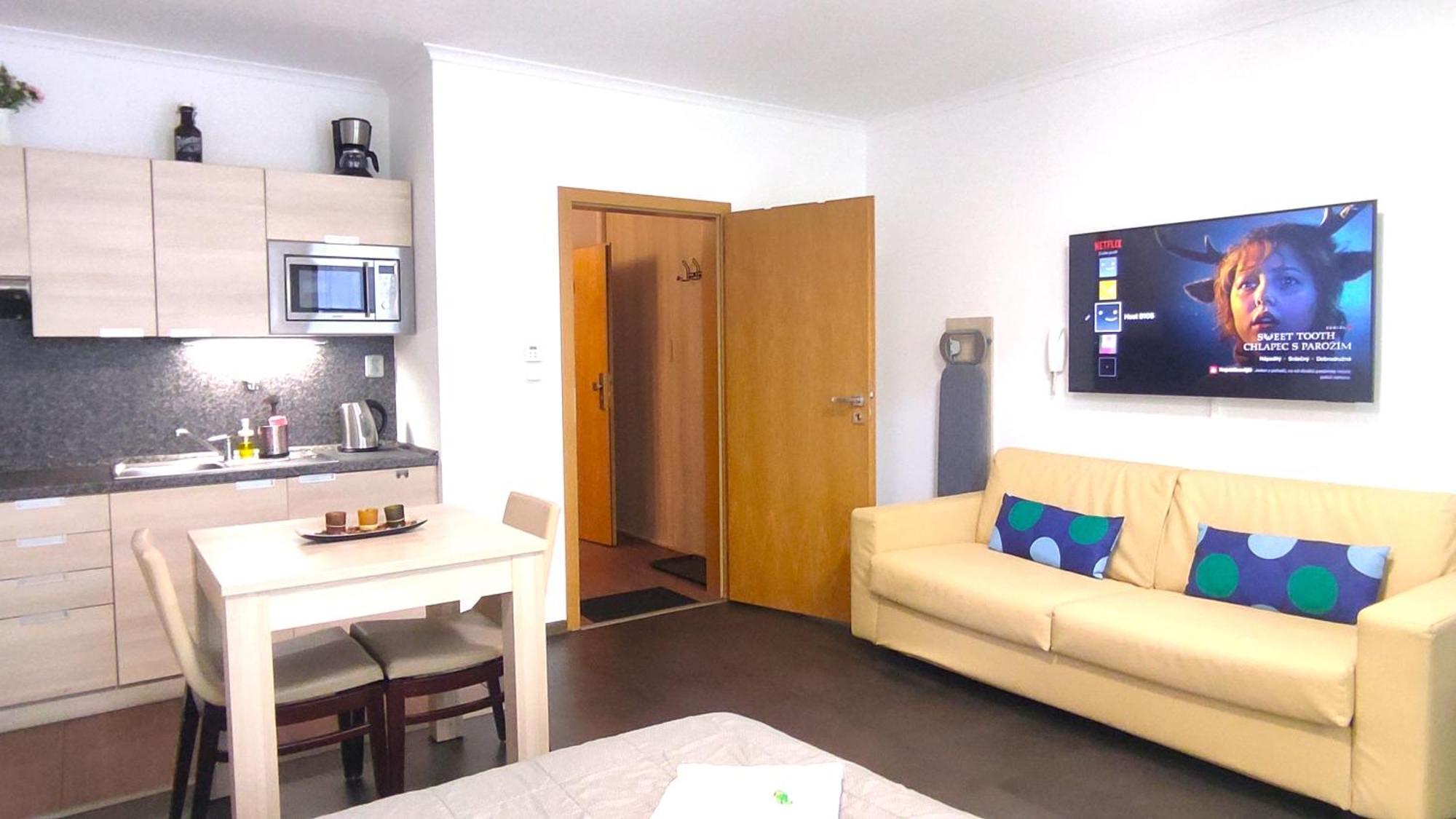 Tiche Anenske Apartmany S Hotelovym Servisem, S Kvalitni Bufetovou Snidani A S Exklusivnim Saunovym Wellness Grotta Spa - By Relax הַרָכוֹב מראה חיצוני תמונה