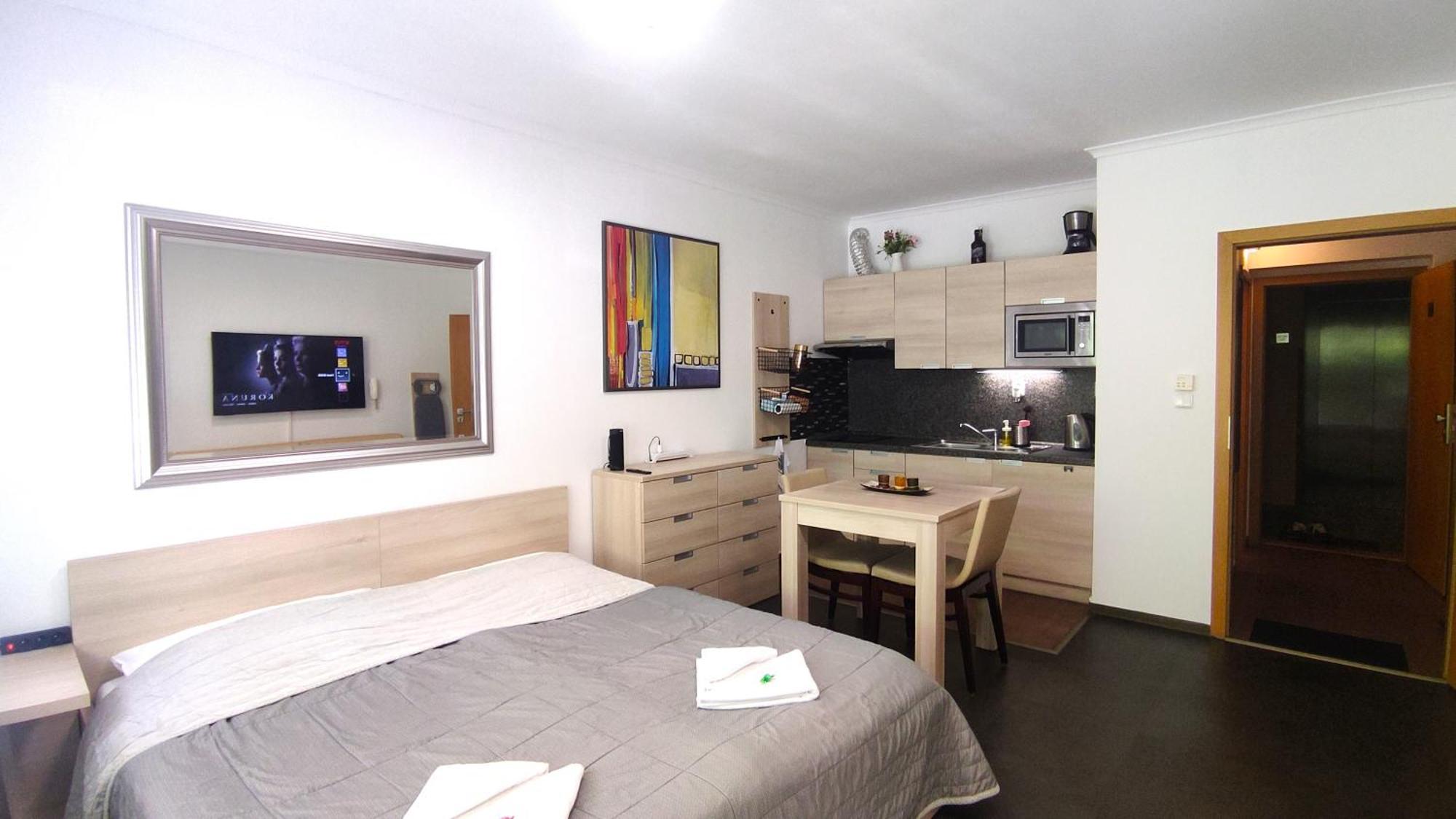 Tiche Anenske Apartmany S Hotelovym Servisem, S Kvalitni Bufetovou Snidani A S Exklusivnim Saunovym Wellness Grotta Spa - By Relax הַרָכוֹב מראה חיצוני תמונה