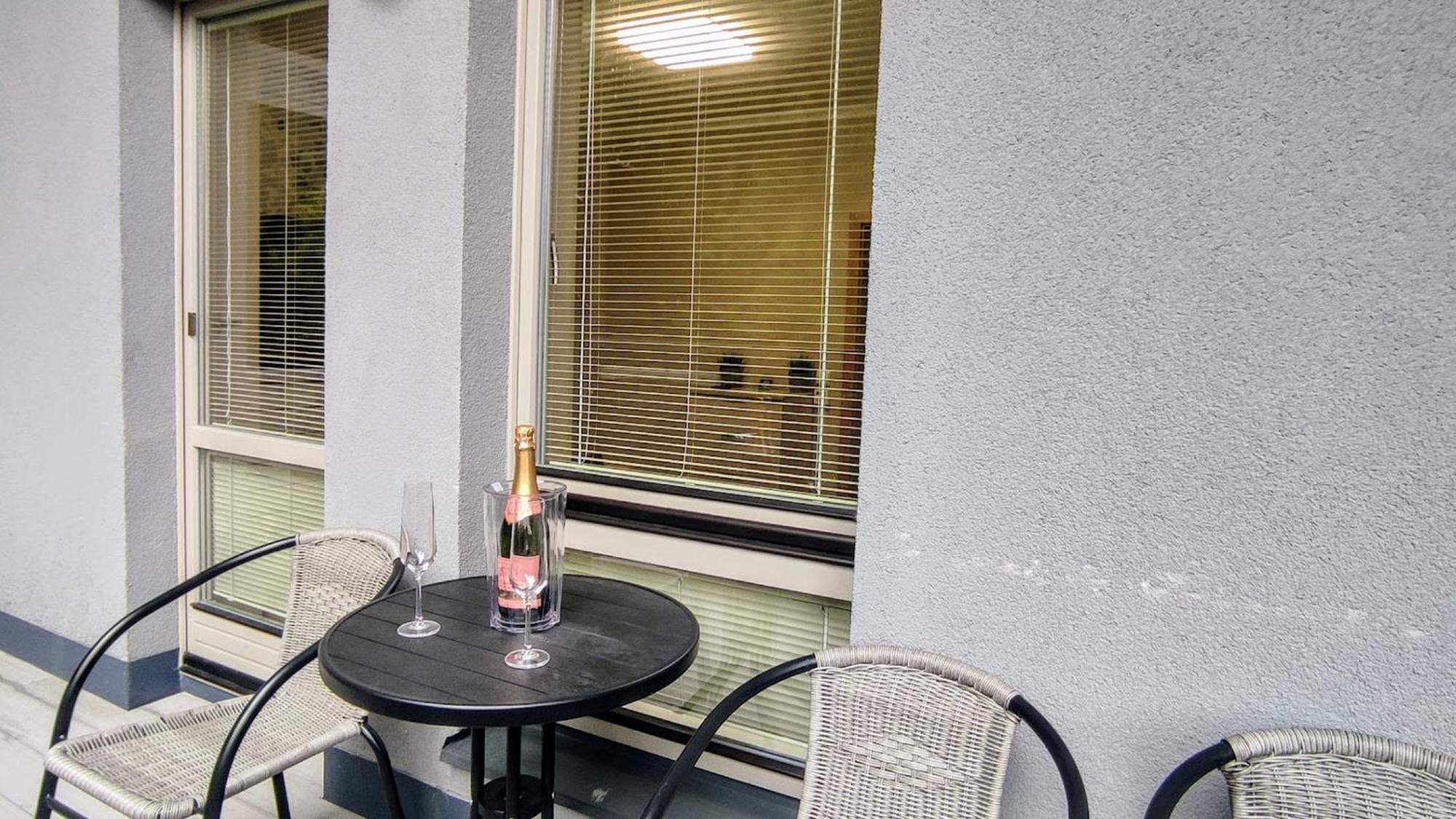 Tiche Anenske Apartmany S Hotelovym Servisem, S Kvalitni Bufetovou Snidani A S Exklusivnim Saunovym Wellness Grotta Spa - By Relax הַרָכוֹב מראה חיצוני תמונה