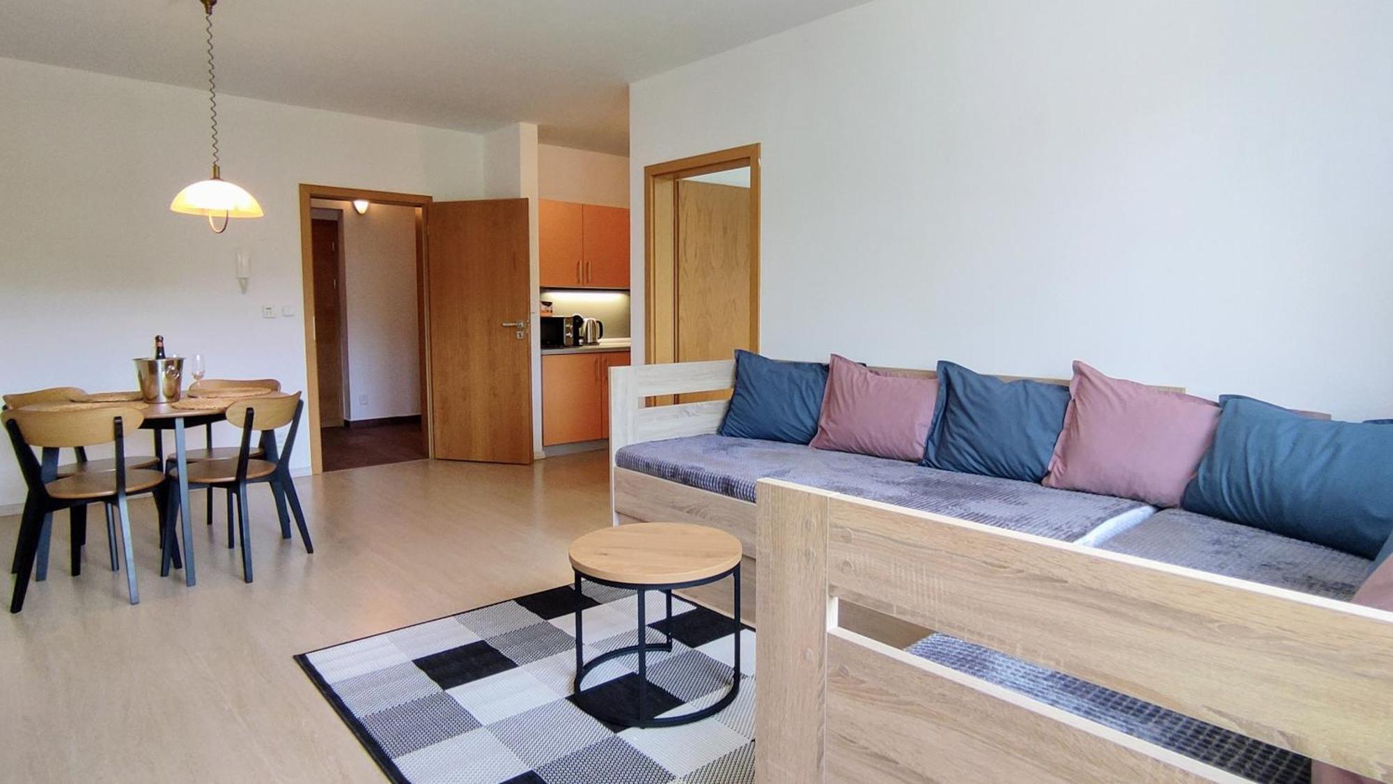 Tiche Anenske Apartmany S Hotelovym Servisem, S Kvalitni Bufetovou Snidani A S Exklusivnim Saunovym Wellness Grotta Spa - By Relax הַרָכוֹב מראה חיצוני תמונה
