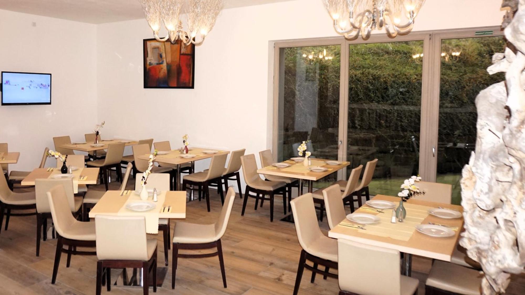 Tiche Anenske Apartmany S Hotelovym Servisem, S Kvalitni Bufetovou Snidani A S Exklusivnim Saunovym Wellness Grotta Spa - By Relax הַרָכוֹב מראה חיצוני תמונה